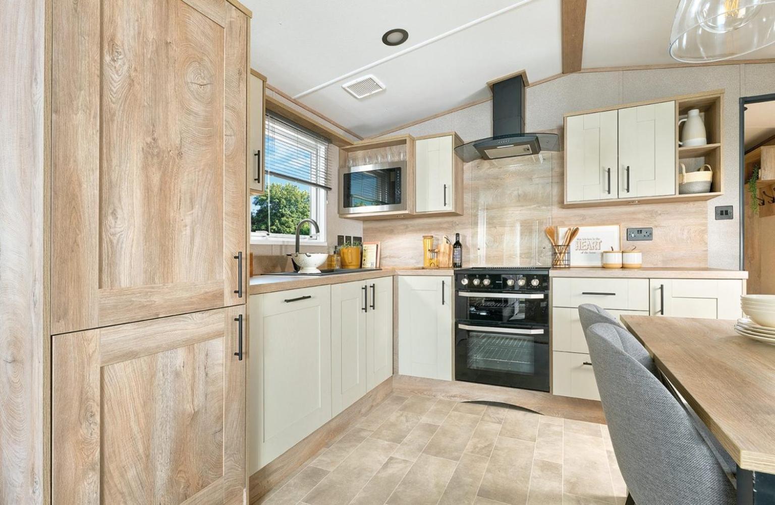 Emma'S Oasis 2-Bedroom Caravan At Durdle Door Sleeps 4 West Lulworth Extérieur photo